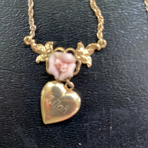 Nice bundle girl’s necklaces. Very sweet. Excellent condition. - Picture 6 of 6